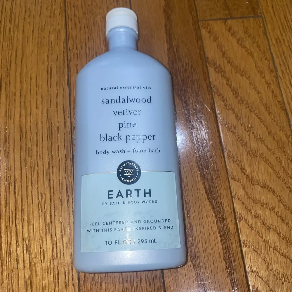Bath & Body Works Aromatherapy Earth Sandalwood Vetiver Body Wash&Foam Bath 10oz